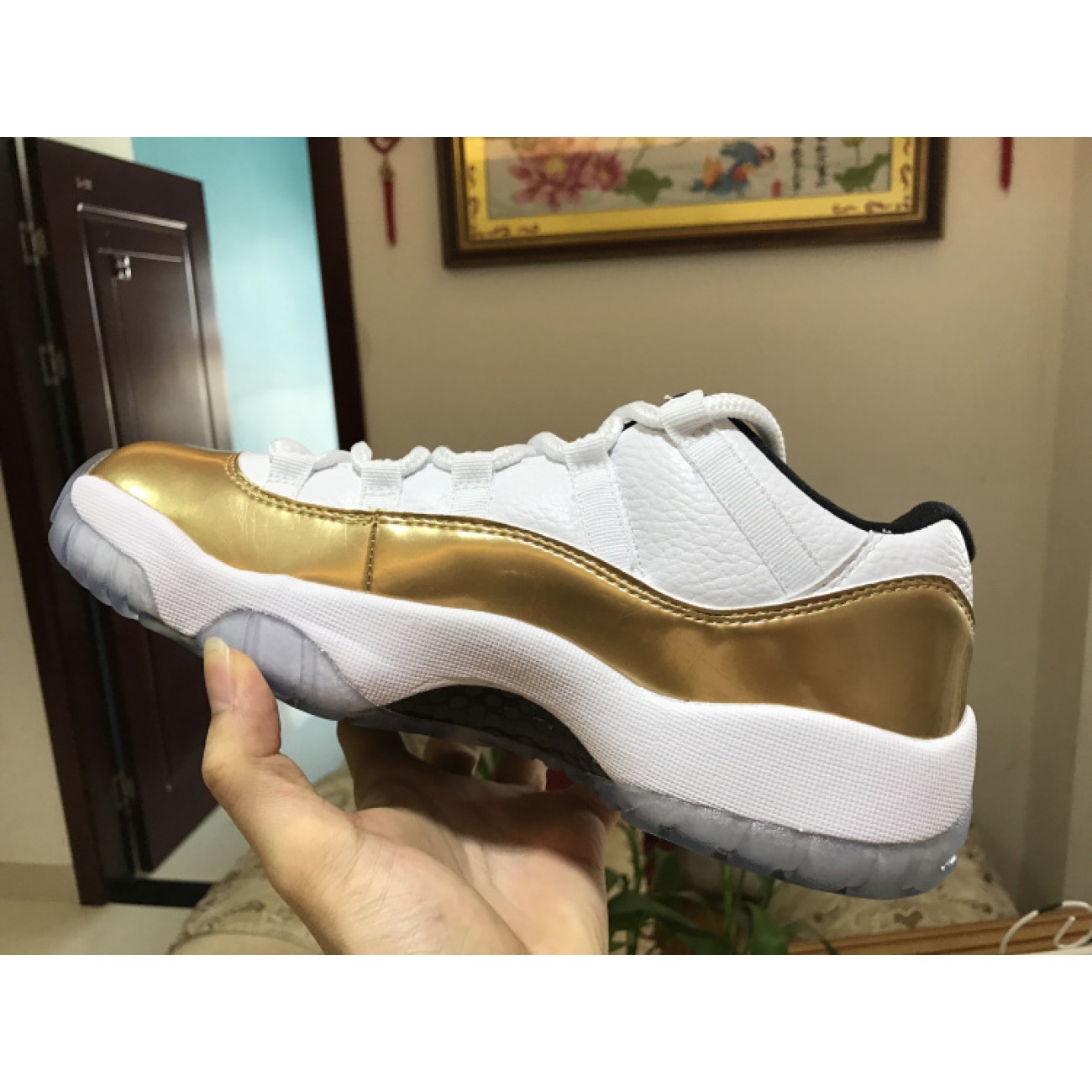 Air Jordan 11 Low Gold Medal 528895-103