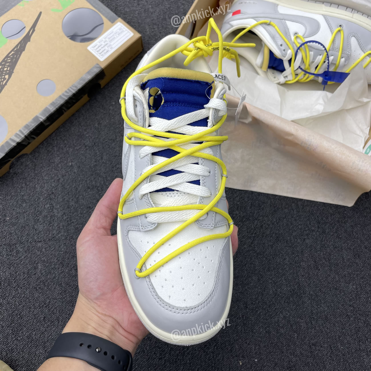 Off-White x Nike SB Dunk Low The 27 Of 50 Sail/Neutral Grey DM1602-120