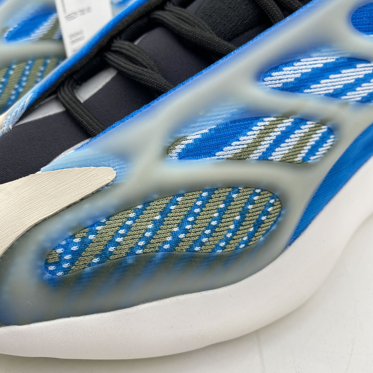 adidas Yeezy 700 V3 Arazre G54850 New Release Date For Sale