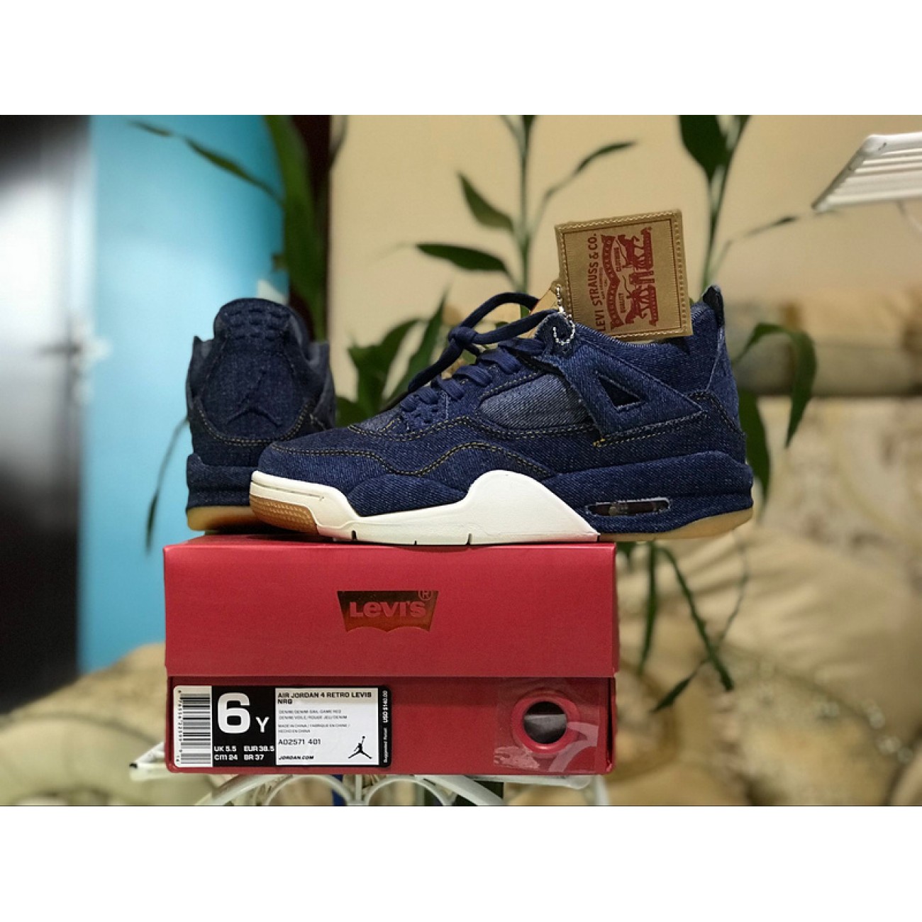 Levis x Air Jordan 4 GS AO2571-401