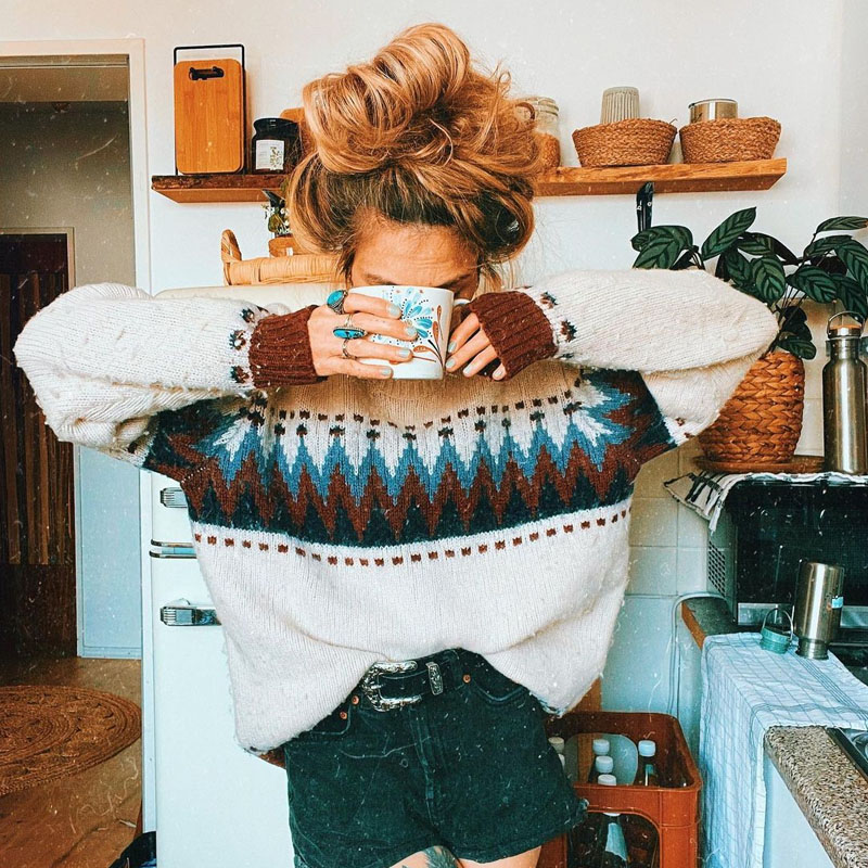 Women Retro Graphic Round Neck Knitted Sweater