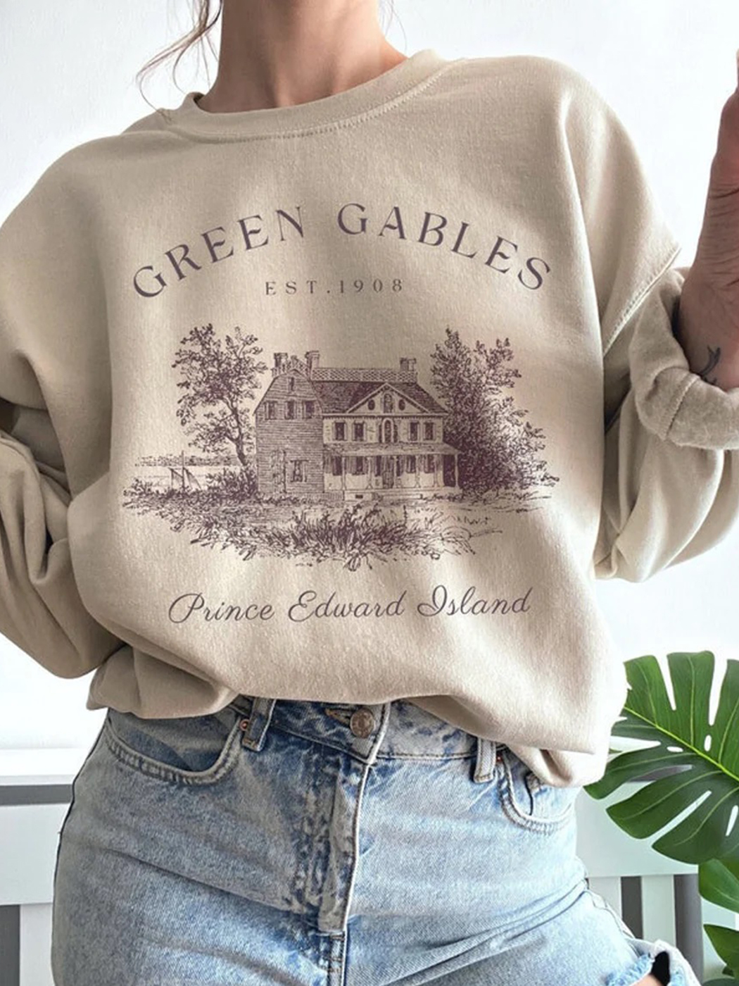 Vintage Statue Print Sweatshirt