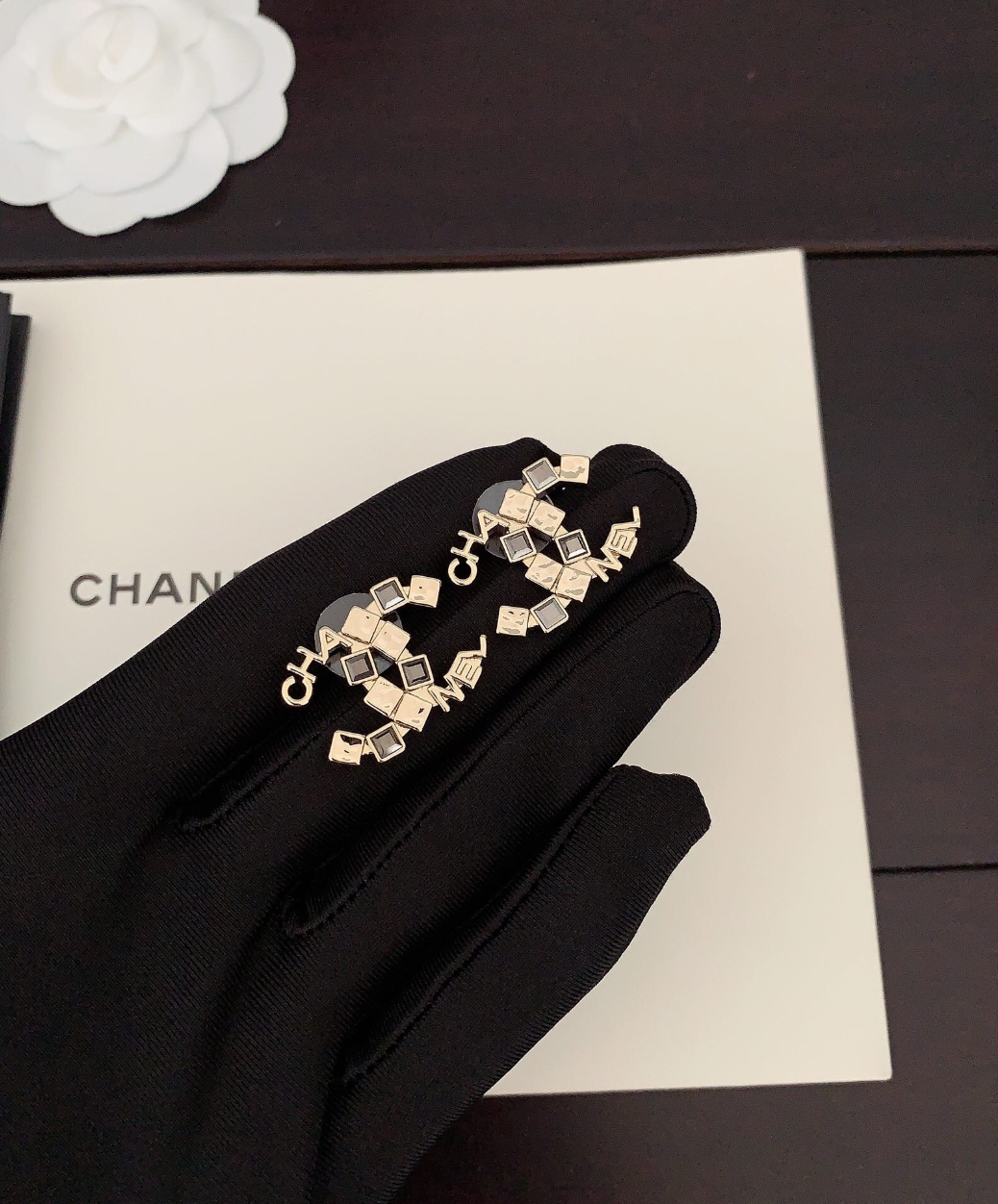 Chanel new square diamond letter CC earrings