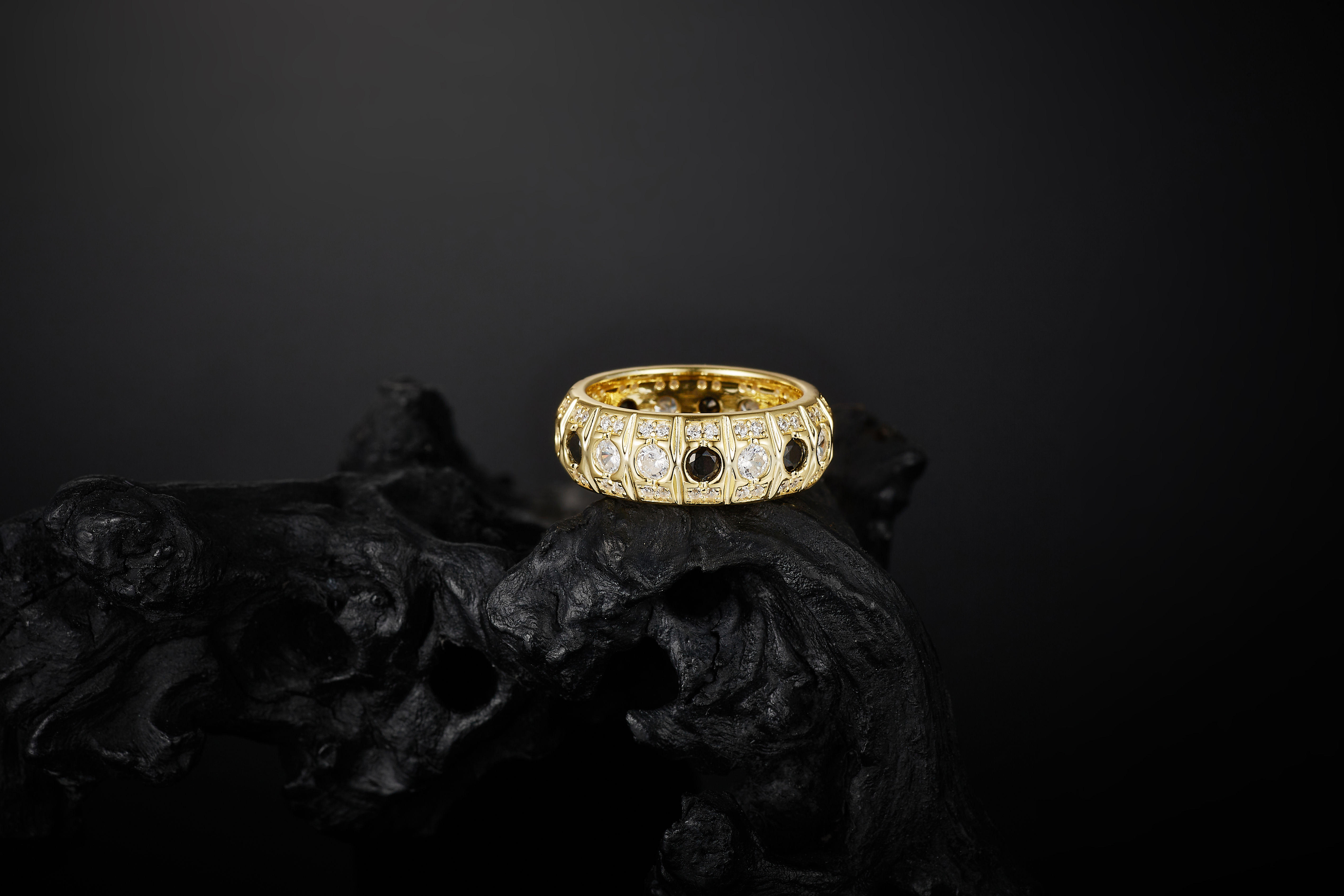 925 Sterling Silver Moissanite & Onyx Contrast - Gem Hip - Hop Ring