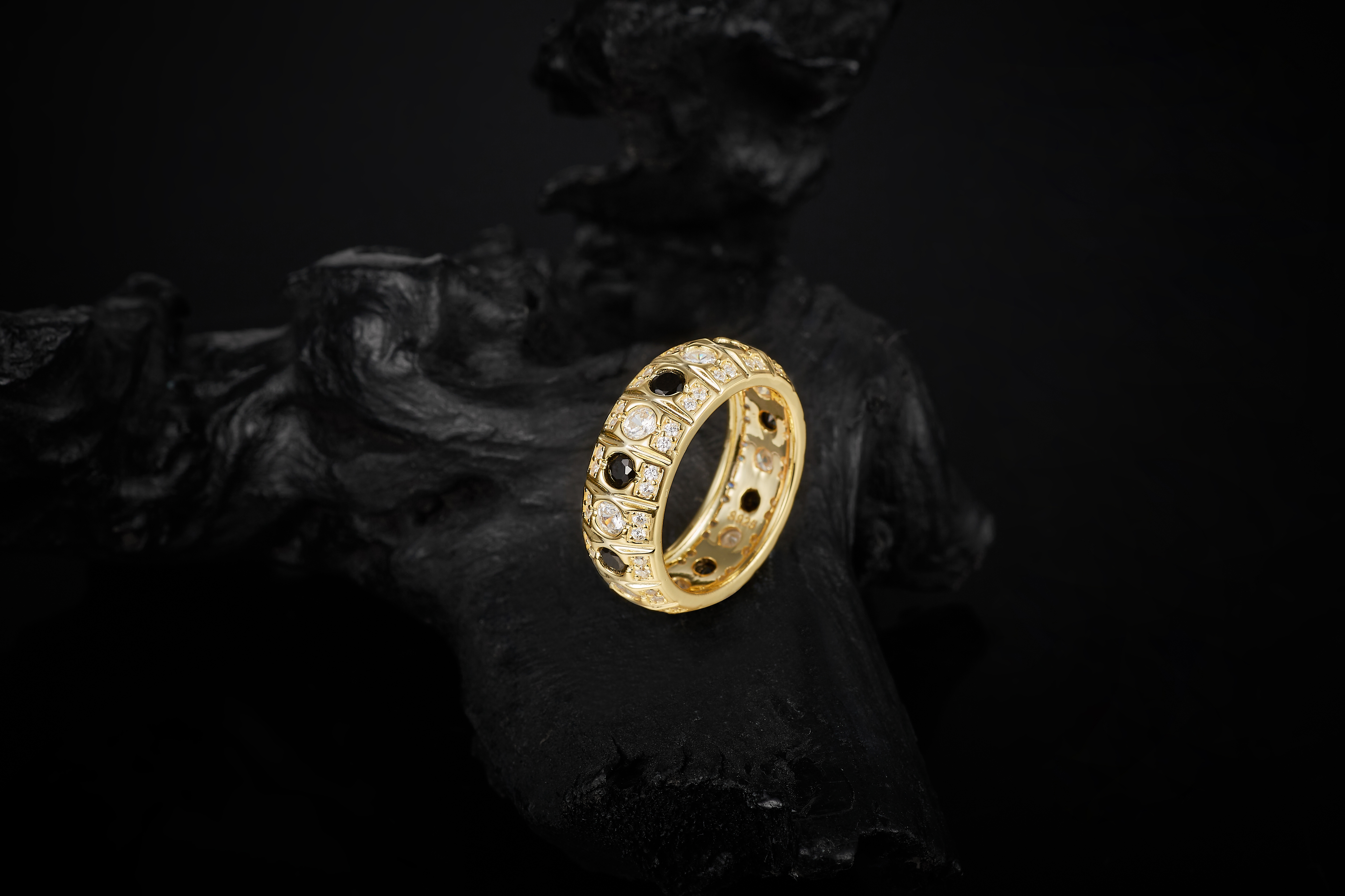 925 Sterling Silver Moissanite & Onyx Contrast - Gem Hip - Hop Ring