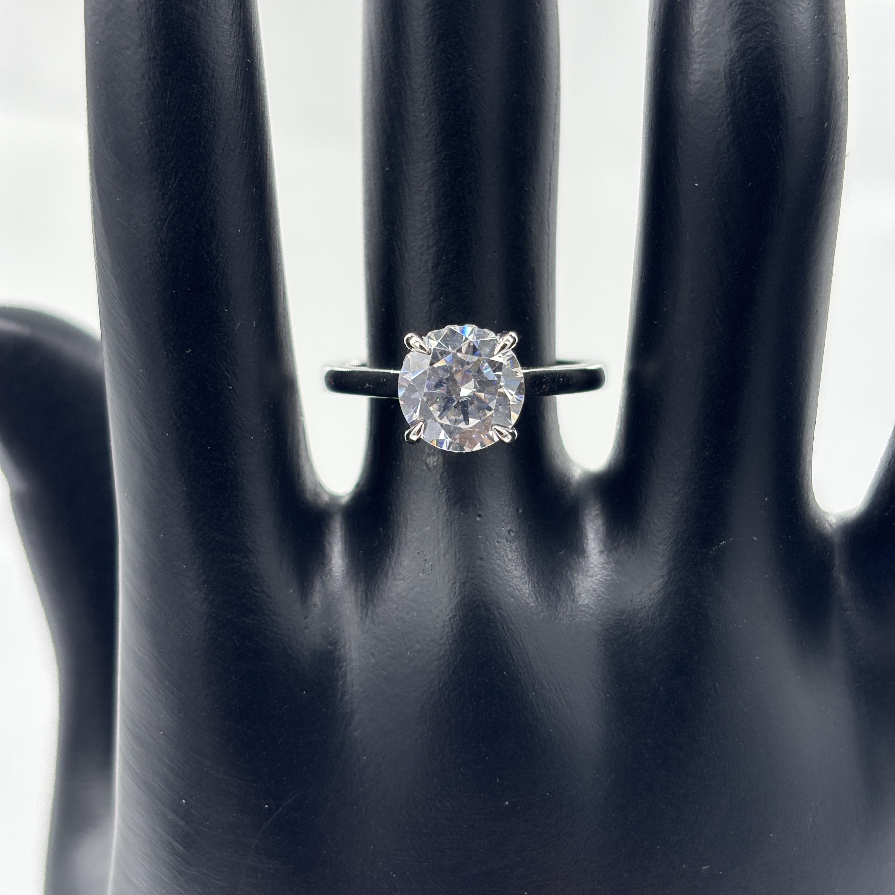 925 Sterling Silver 1.5 Carat Round Moissanite Solitaire Engagement Ring Halo Design Brilliant Sparkle Wedding Jewelry for Women