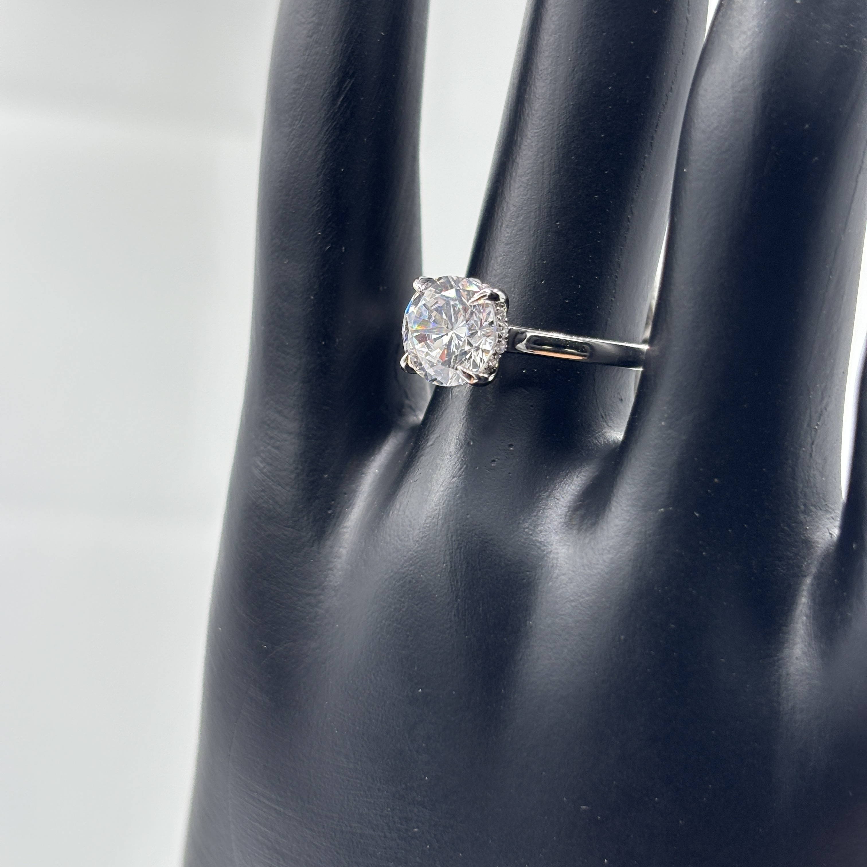 925 Sterling Silver 1.5 Carat Round Moissanite Solitaire Engagement Ring Halo Design Brilliant Sparkle Wedding Jewelry for Women