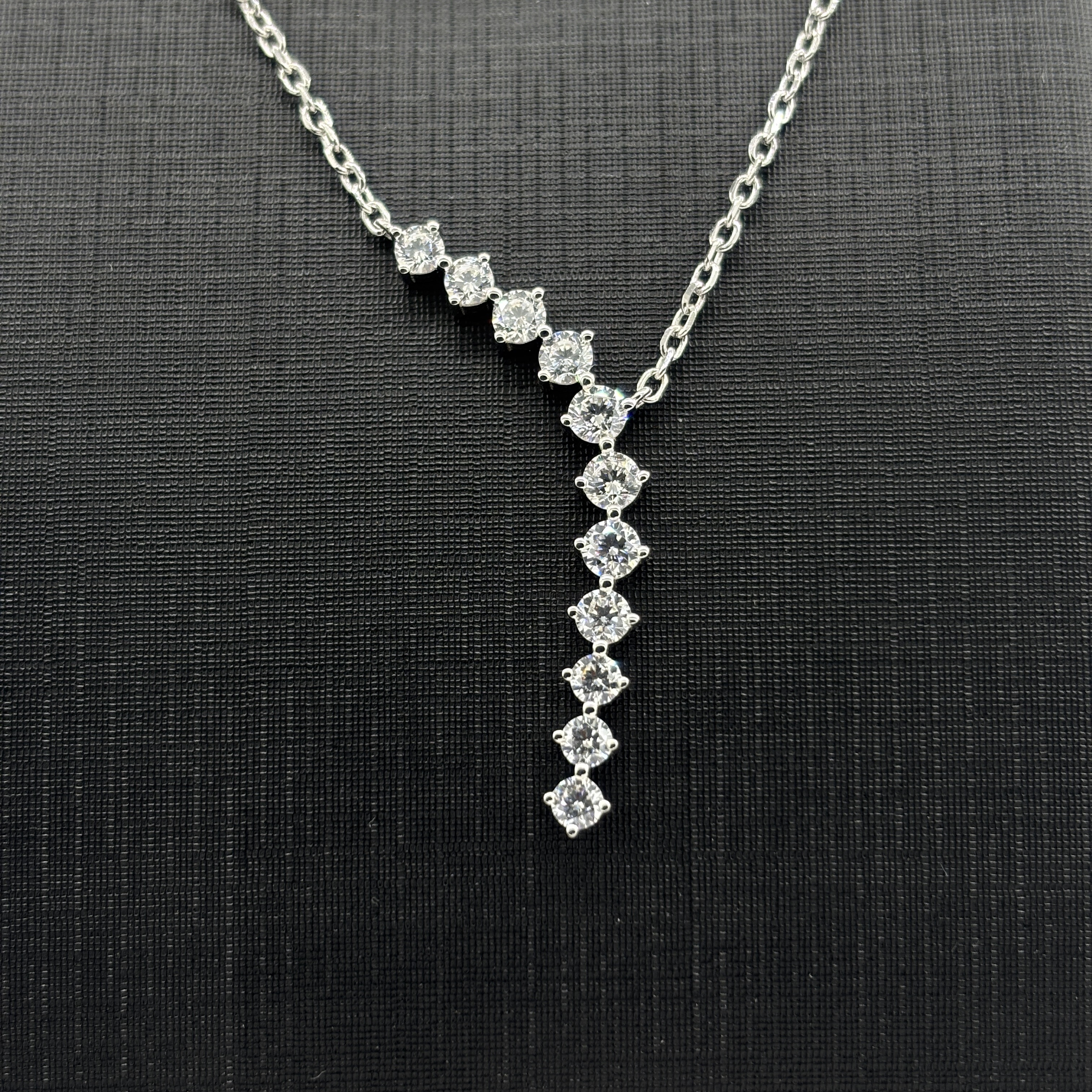 925 Sterling Silver Y-Shaped Necklace with Moissanite - Gradient Stone Arrangement & Delicate Prong Setting Elegant Fine Jewelry