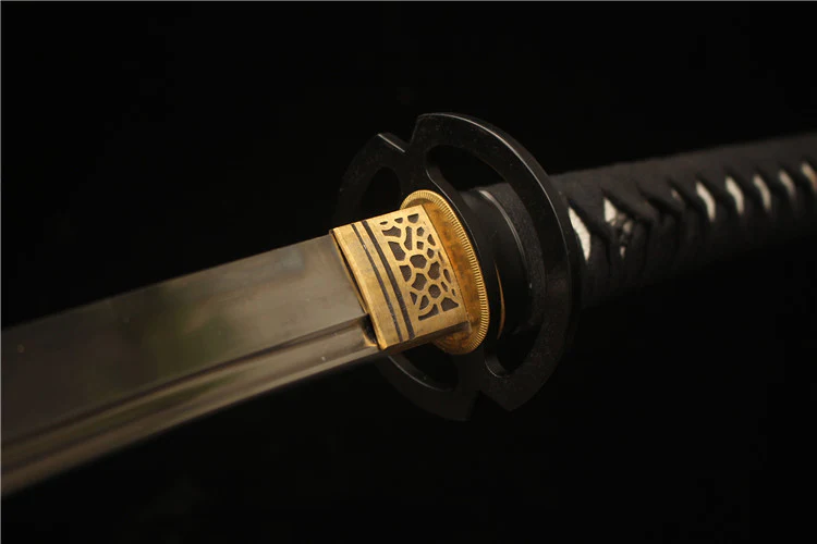 Handle of Musashi katana made by Veekatana a standard original katana image close up