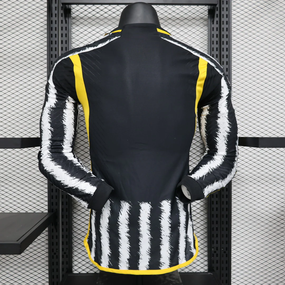 CAMISOLA MANGA LONGA DA JUVENTUS 23/24 PRETO E BRANCO - VERSO PLAYER