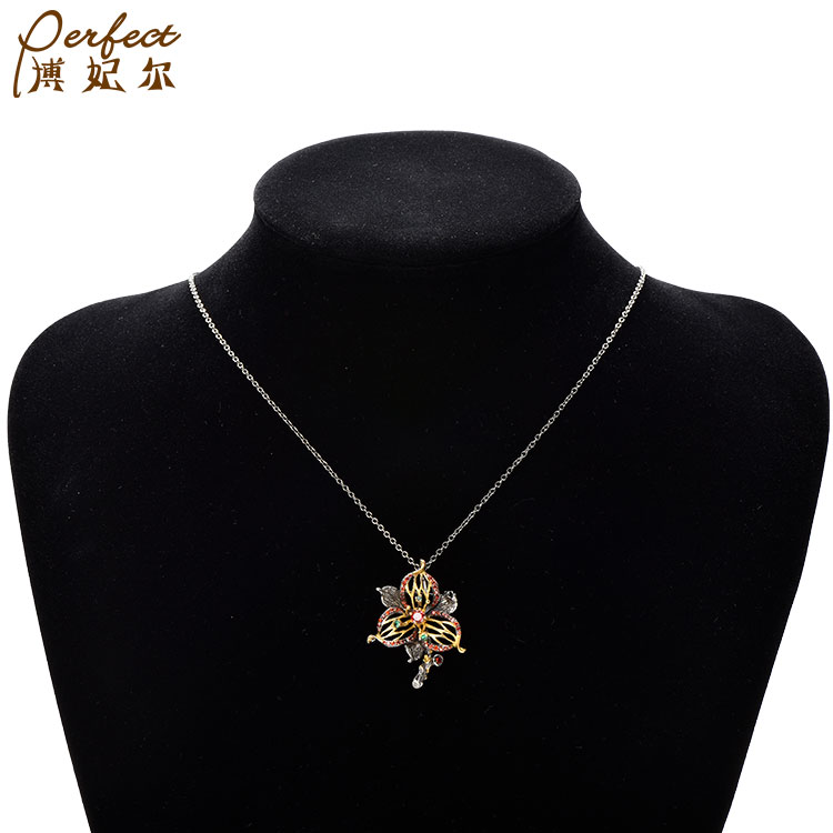 High Quality Handmade Jewelry 18K Gold Plated Custom Flower Shape Necklace Logo Jewelry Sterling Silver Pendant