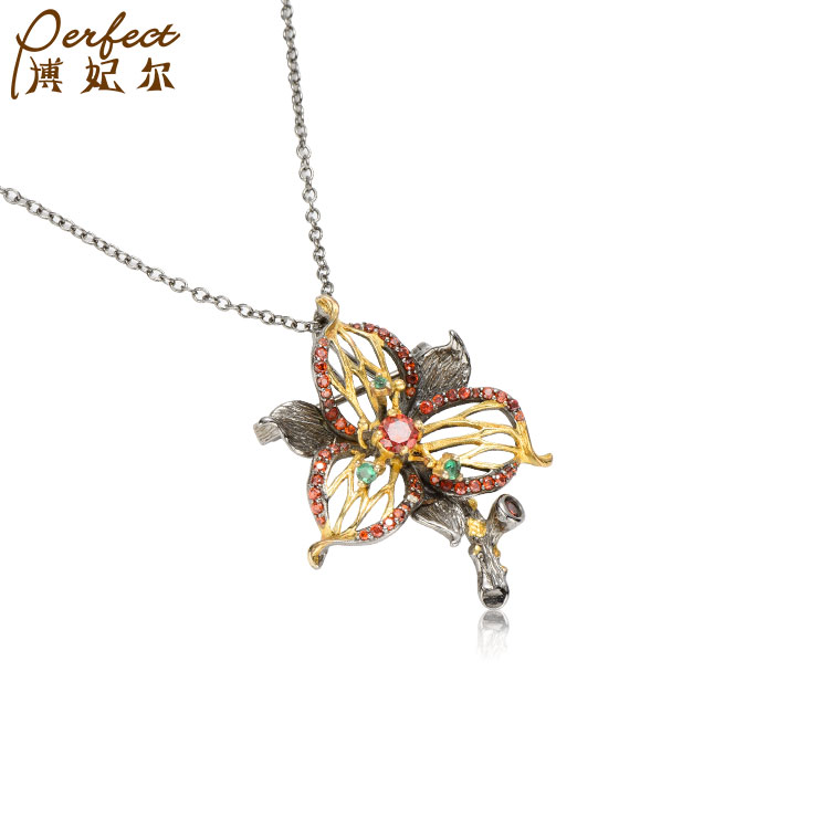 High Quality Handmade Jewelry 18K Gold Plated Custom Flower Shape Necklace Logo Jewelry Sterling Silver Pendant