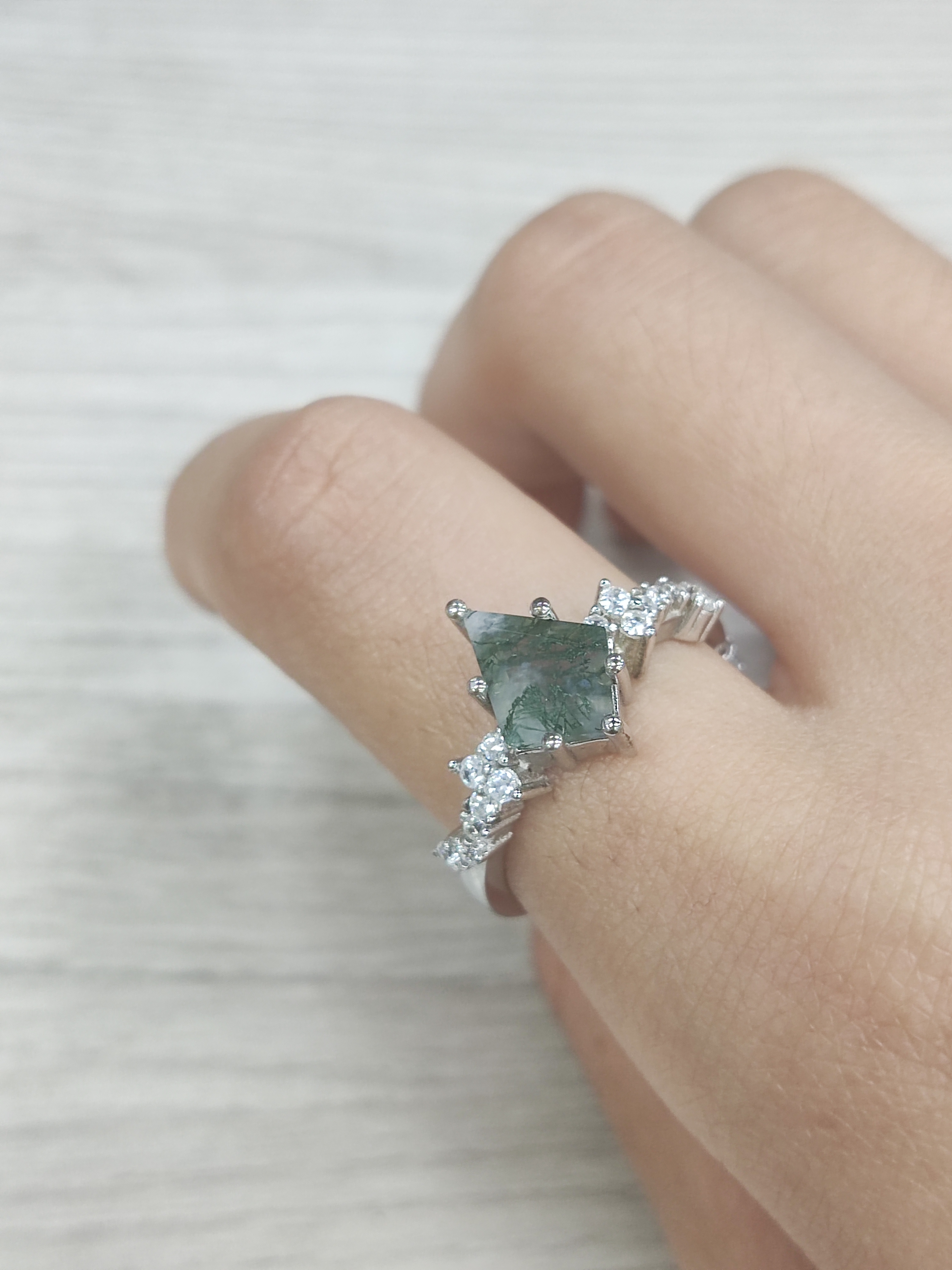 New Product 925 Sterling Silver Moss Agate Ring with Cubic Zirconia Accents for Women Unique Green Gemstone Jewelry Gift