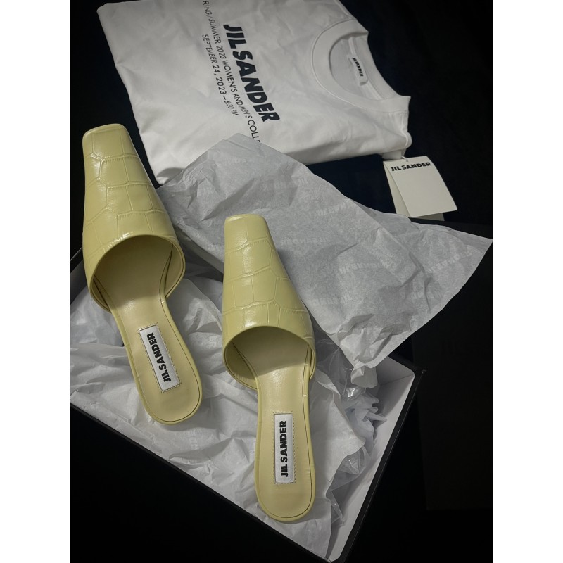 ππ’π₯ π¬ππ§πππ«ο½ππππ/ππ π§ππ° ππ fashionable slippers