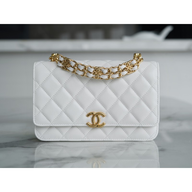 ๐๐๐๐ก๐๐โฆโฆ Italian lychee grain calfskin ๐ฎ๐๐ฒ New chain ๐ฐ๐จ๐ white