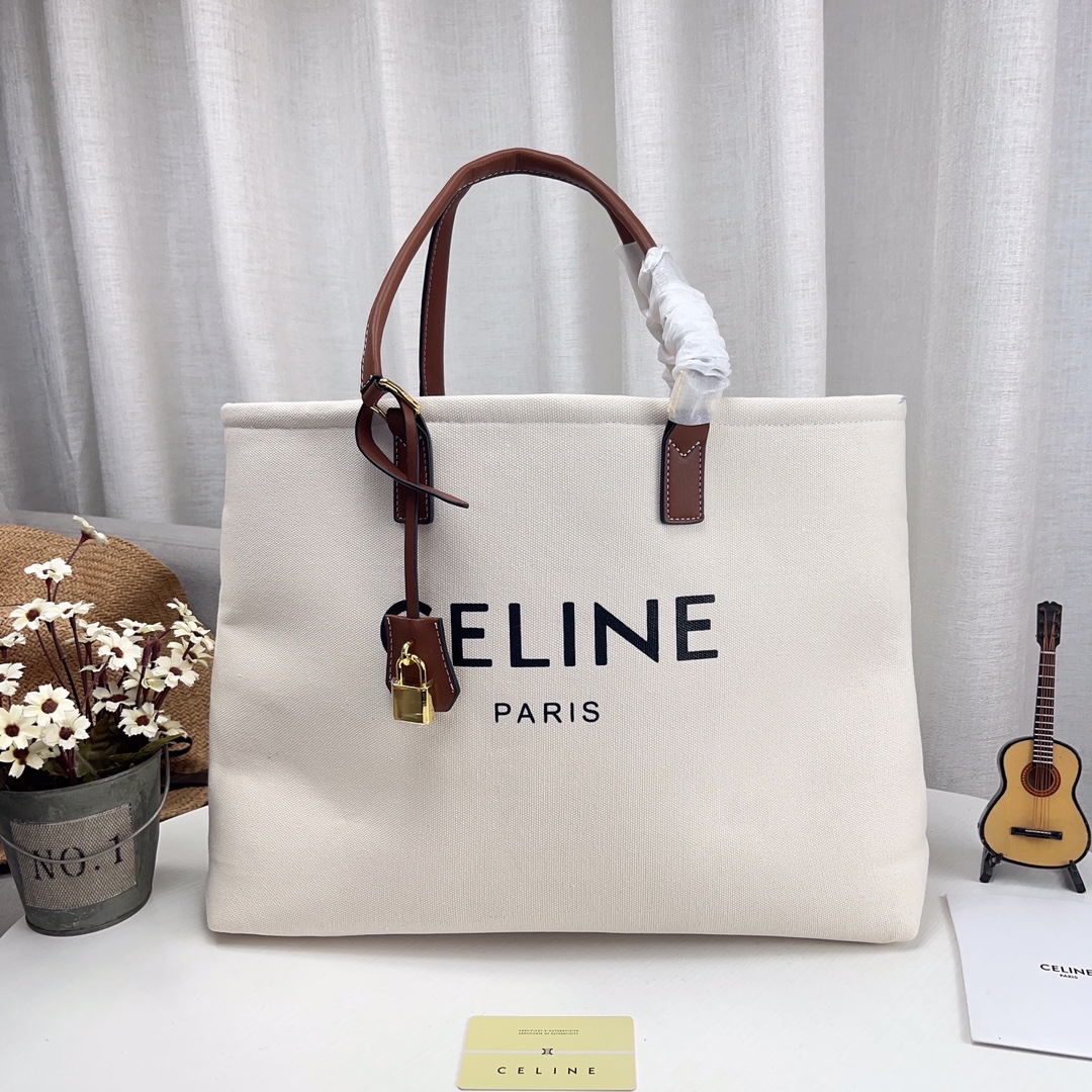 97614586175Canvas of Celinetote bag Celine wraps this I am to like the exterior very much really the canvas material of the butyric rice white that feeling of shirt of cardigan of age of overcoat of business suit of very concise not coxcombical and s