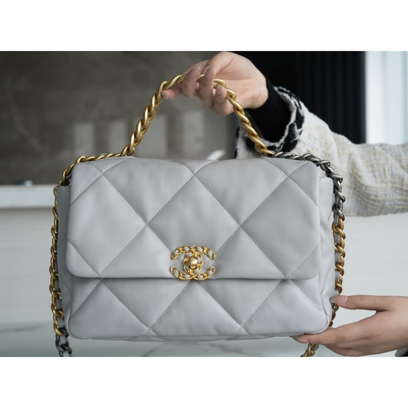 𝗖𝗛𝗔𝗡𝗘𝗟 ❶❾ 𝗕𝗔𝗚 Original lambskin series ❥ Genuine leather ❥ Medium ❥New fall and winter color light gray 🐘