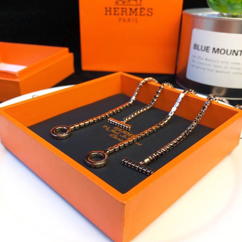 Hermes necklace