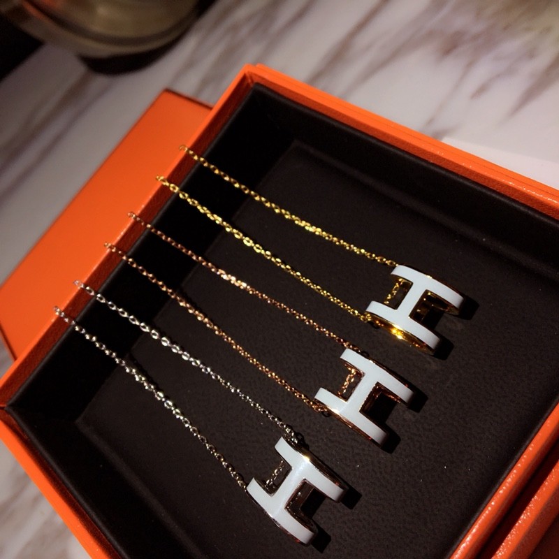 Hermes necklace