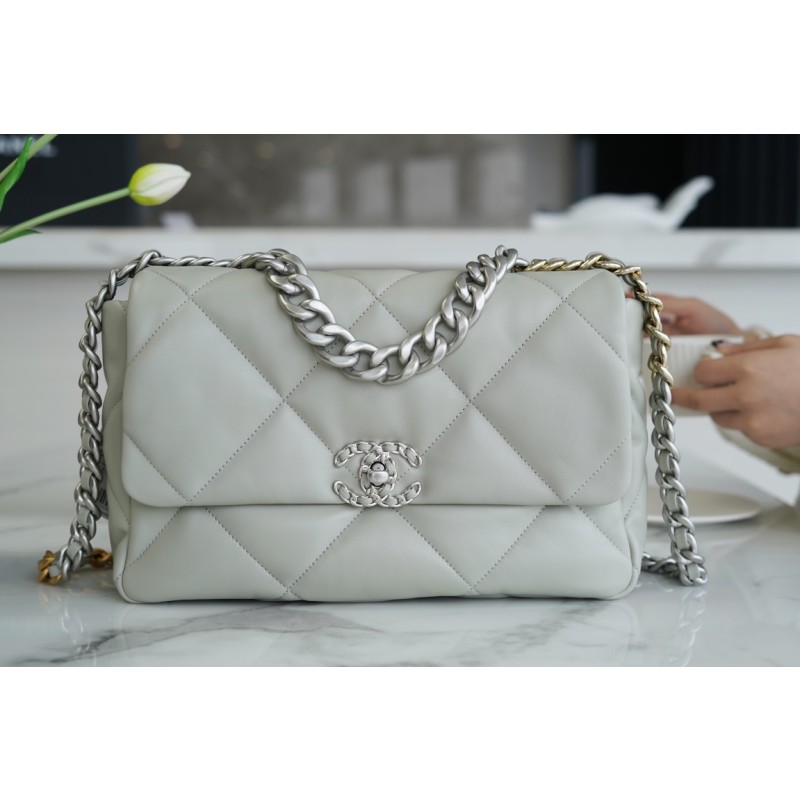 𝗖𝗛𝗔𝗡𝗘𝗟 ❶❾ 𝗕𝗔𝗚 Original lambskin series ❥ Genuine leather ❥ Medium ❥ Light grey