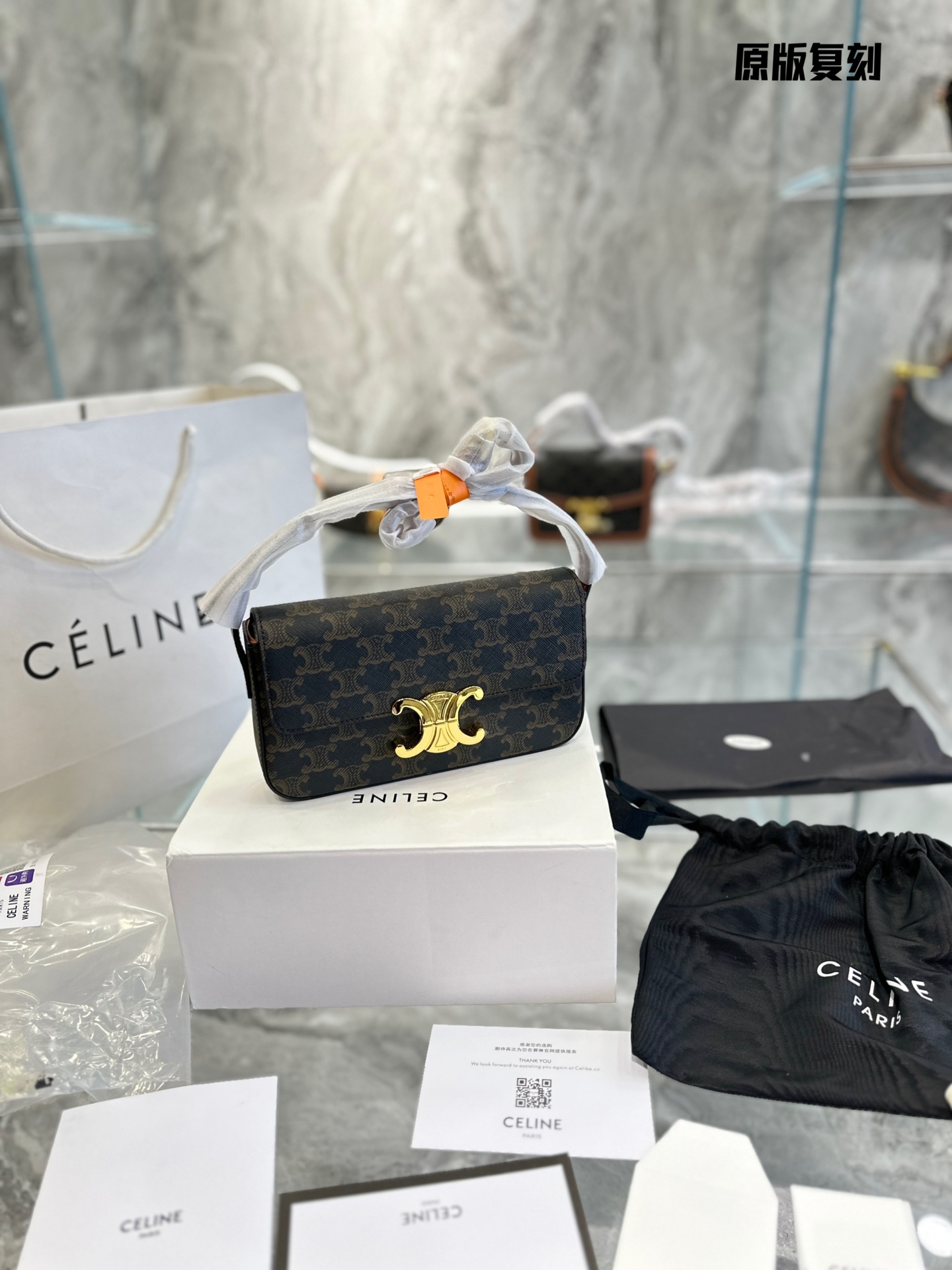 87822586255 original answer the bag that cut a package shares series of Celine triumphant arch the first Celine must be triumphant arch this bag is classical money to suit Chun Xiaqiu winter to go out should be asked a sex of a bag a lot of times to