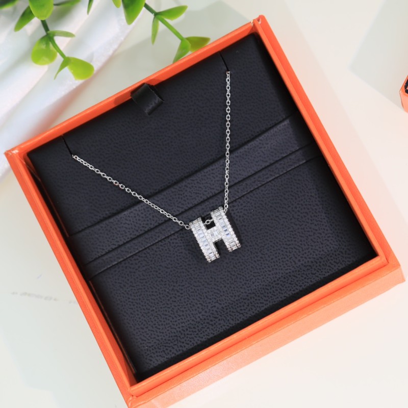 Hermes necklace