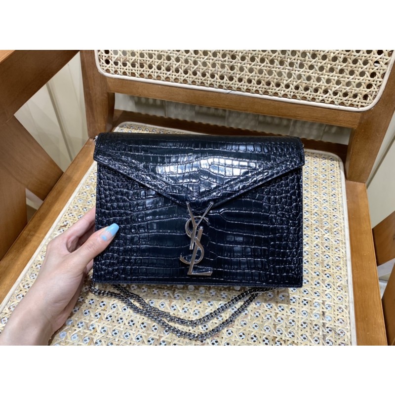 SAINT LAURENT βͺοΈπͺππππππ
ππβͺοΈ532750 original crocodile pattern.