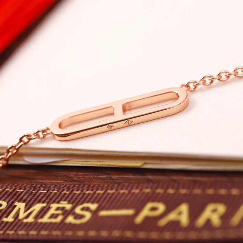 Hermes necklace
