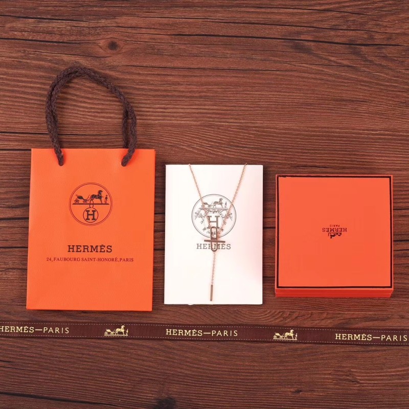 Hermes necklace