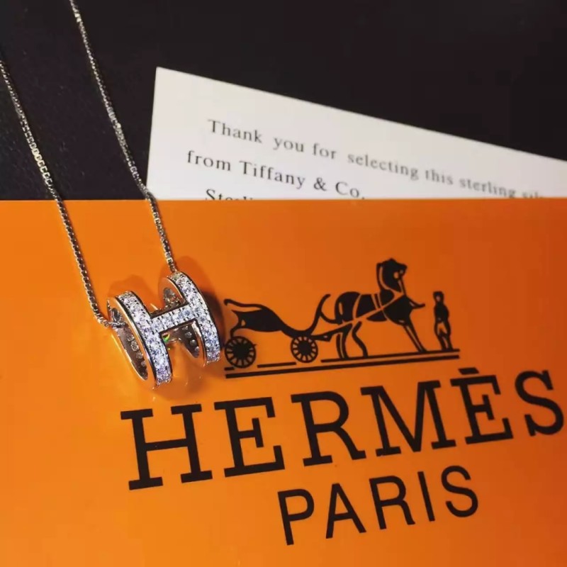 Hermes necklace