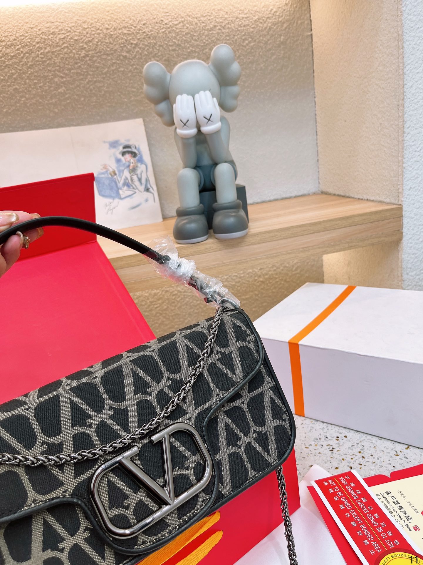 Vanity of calf of Loc of lady of slave of day of Hua Lun of 81920086230 canvas VALENTINO is portable inclined cross a bag brand-new RockstudAlcove deserves to act the role of series to indicate modelling of avant-courier of sexual sex VlogoSignature