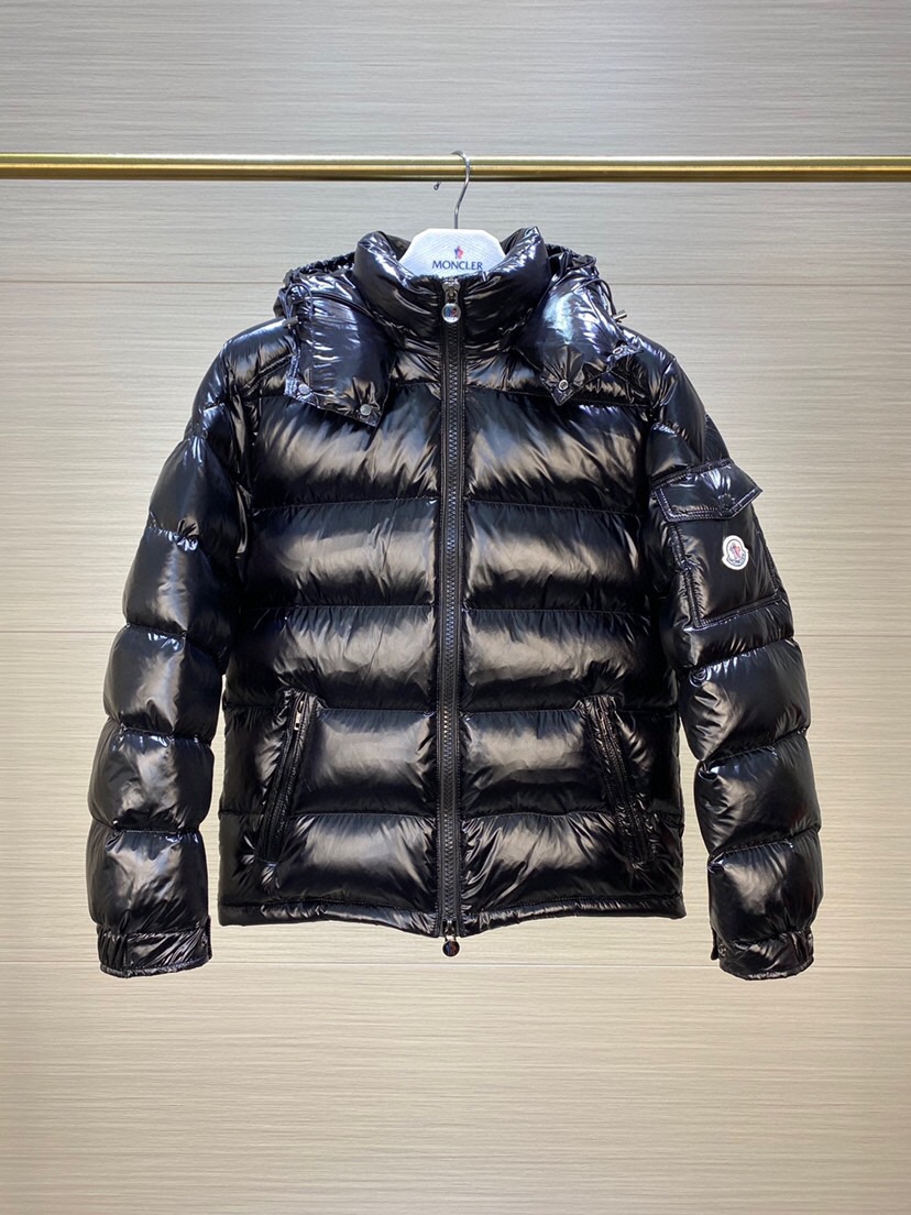 The maya jacket revisits shapes from the Moner archive with a contemporary style and cutting edge