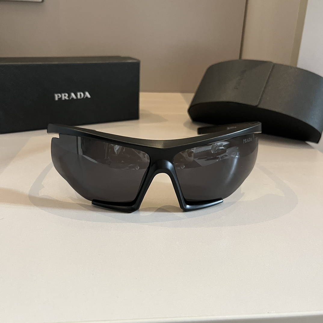Prada cinea Rossa