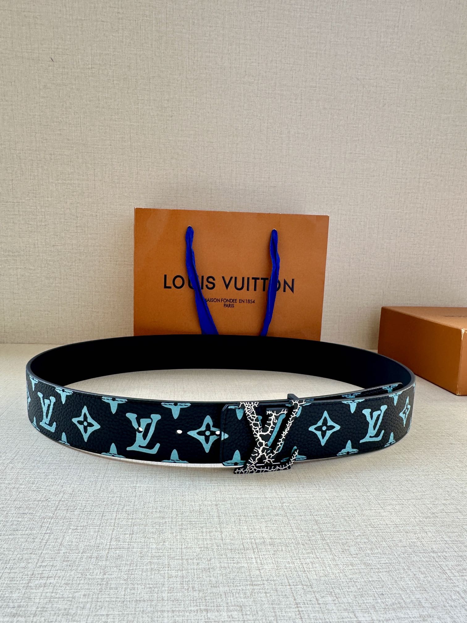 lv aerogram reversible belt