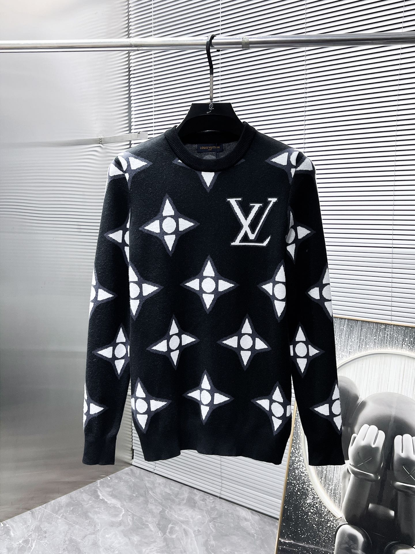Louis Vuitton bottoming shirt