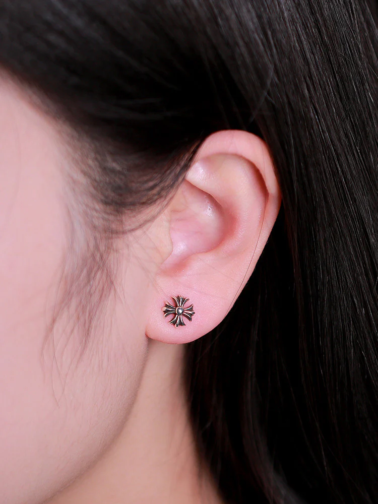 CHROME HEARTS CROSS CUT OUT STUD EARRING
