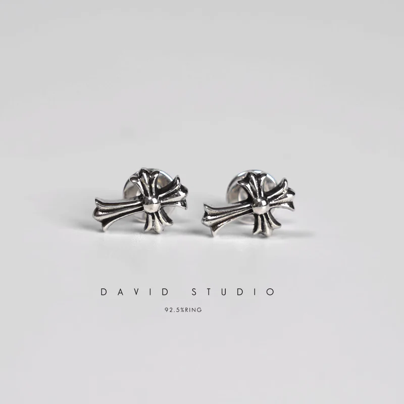 CHROME HEARTS CORSS EARRINGS – CLASSIC