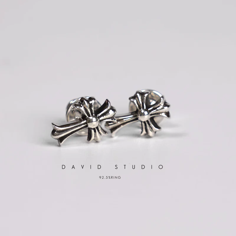 CHROME HEARTS CORSS EARRINGS – CLASSIC