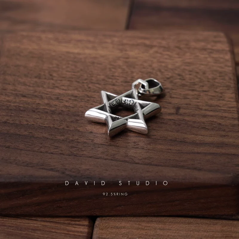 CHROME HEARTS SMALL STAR OF DAVID PENDANT