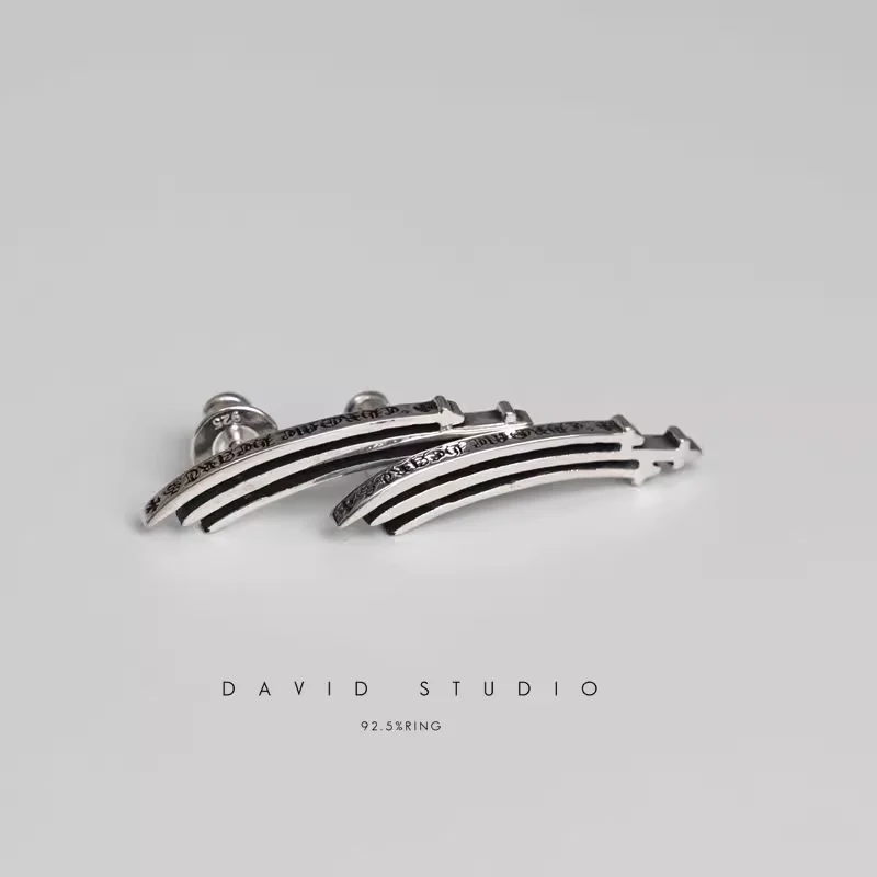 CHROME HEARTS 3RS CROSS EARRING