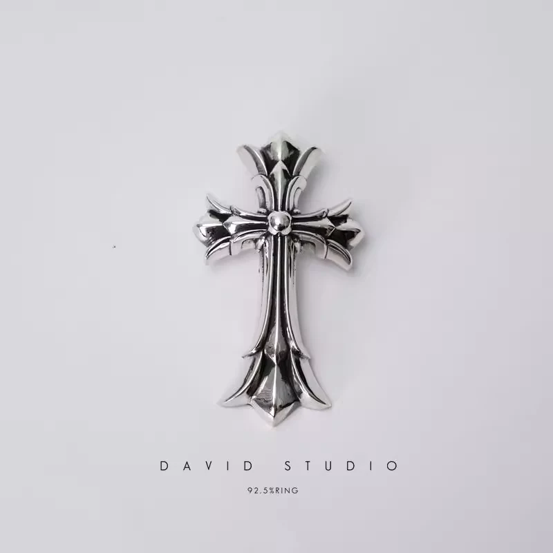CHROME HEARTS LARGE DOUBLE CROSS PENDANT