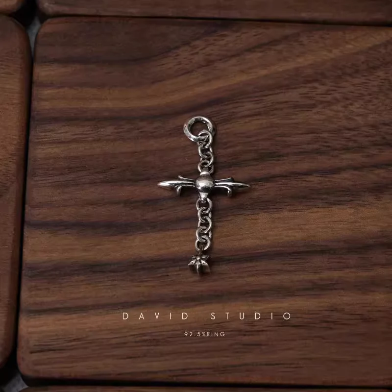 CHROME HEARTS ROLY CROSS PENDANT