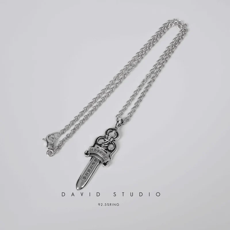 LARGE DAGGER PENDANT – ROLL CHAIN