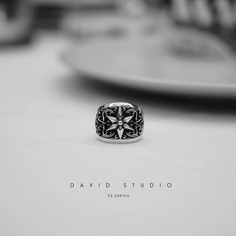 CHROME HEARTS OVAL STAR RING – ClASSIC