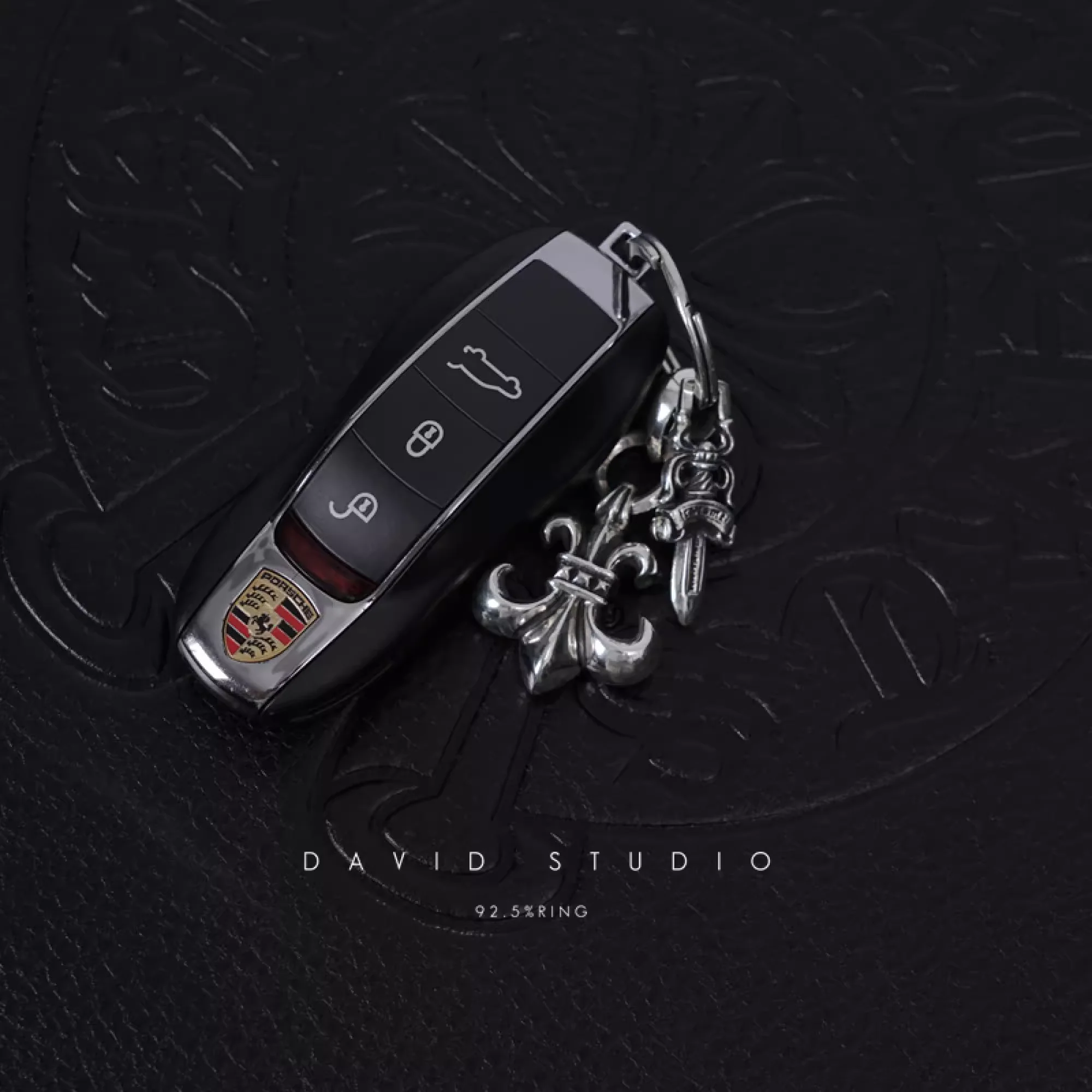 CHROME HEARTS BS FLEUR AND DAGGER KEY RING