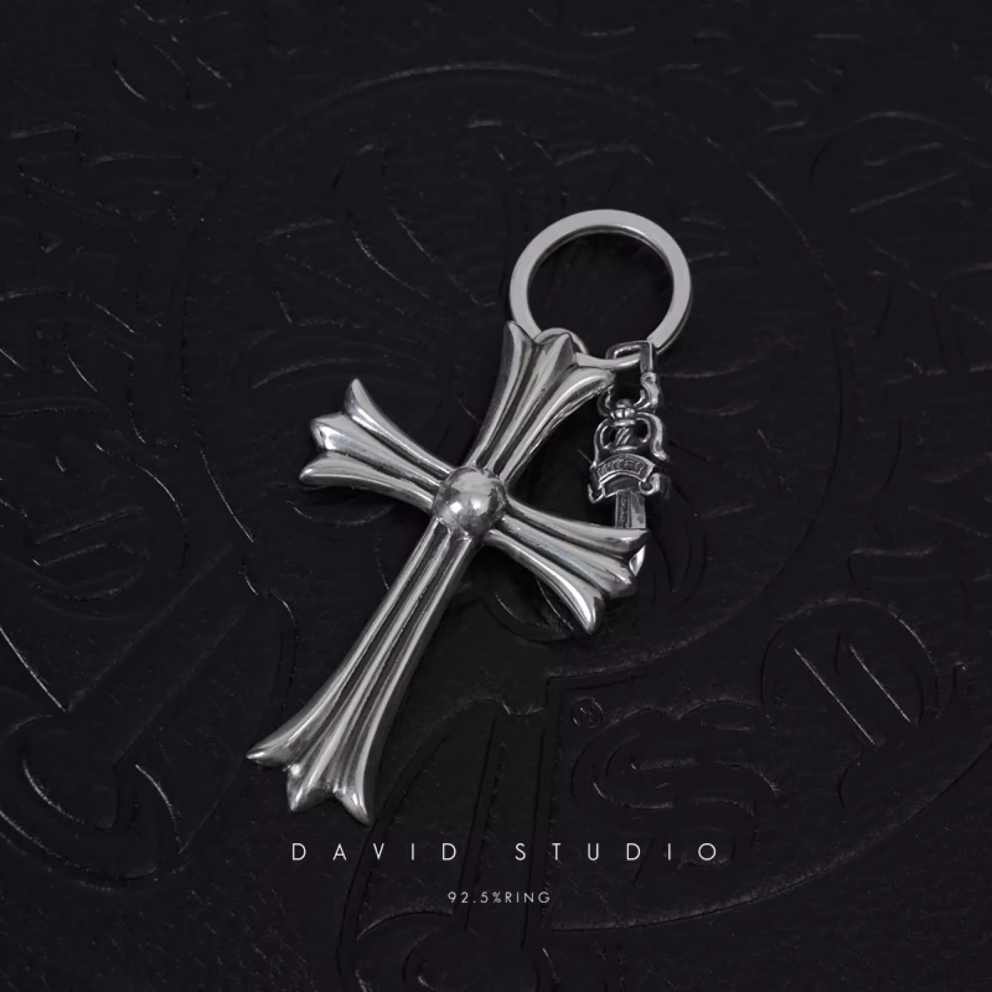 CHROME HEARTS CROSS AND DAGGER KEY RING