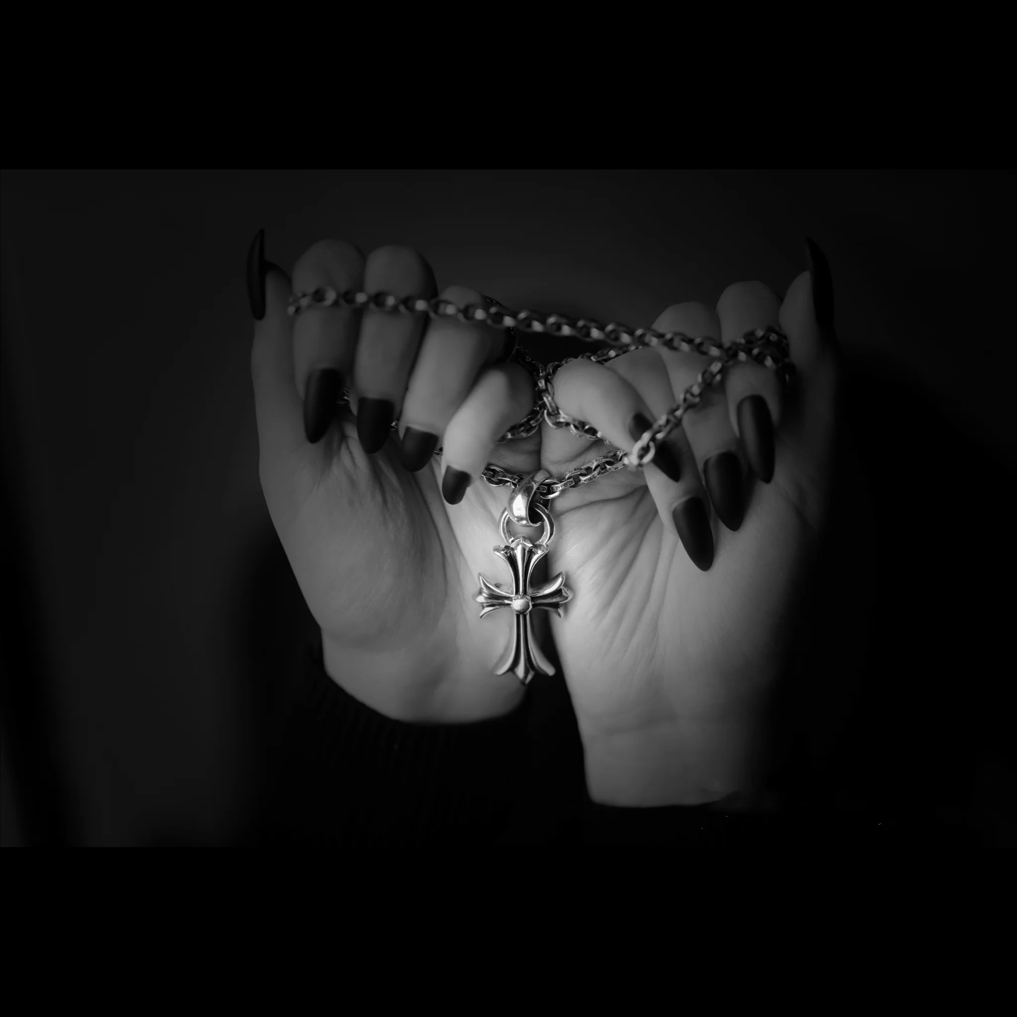 SMALL CROSS PENDANT WITH BAIL – PAPER CHAIN