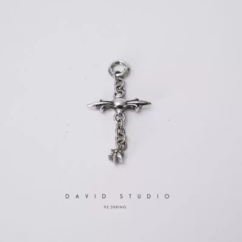 CHROME HEARTS ROLY CROSS PENDANT