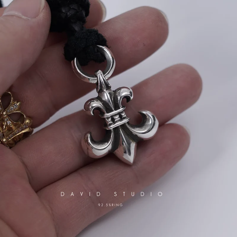 CHROME HEARTS BS FLEUR CHARM – LEATHER BRAID
