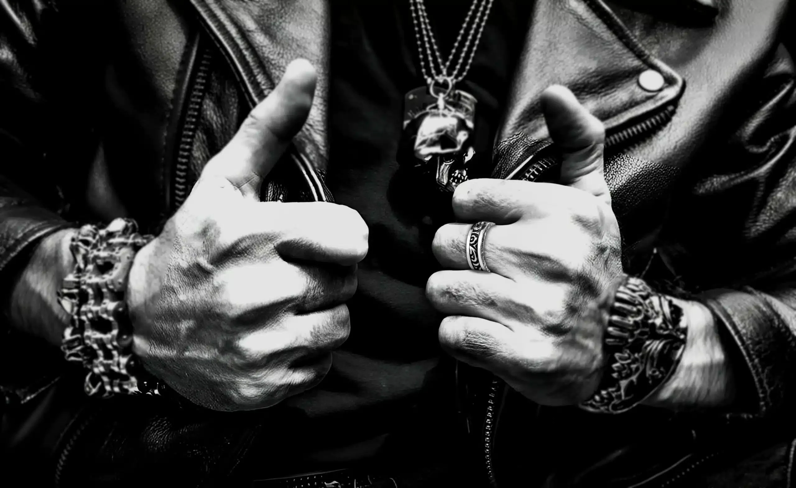 CHROME HEARTS SCROLL SPINNER RING
